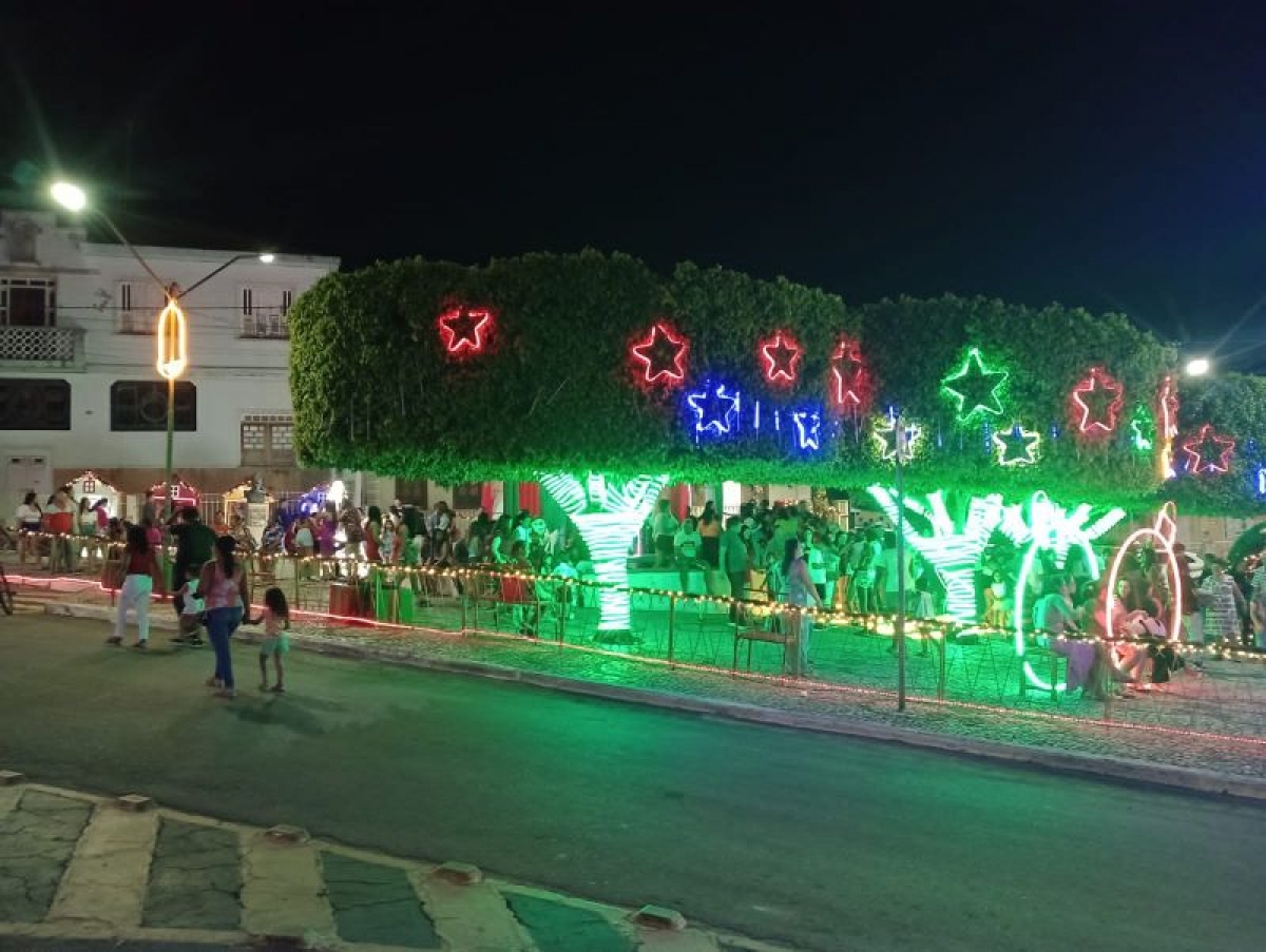 Abertura do Natal Novo tempo aconteceu nesta quarta-feira (11)  em Caetité — imagem 4